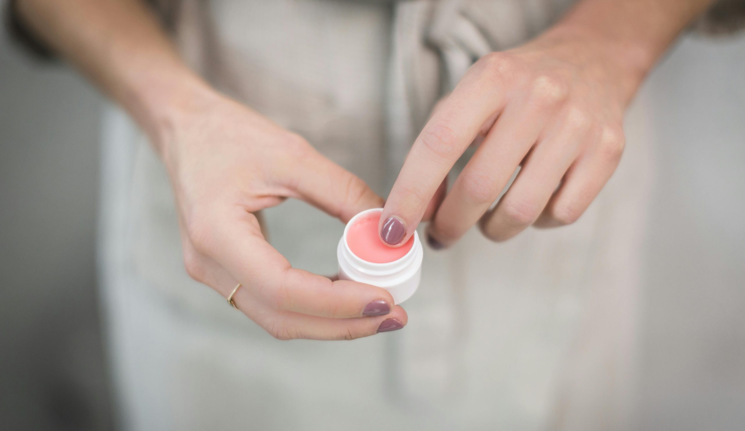 How to prepare a beautiful nourishing tangerine lip balm